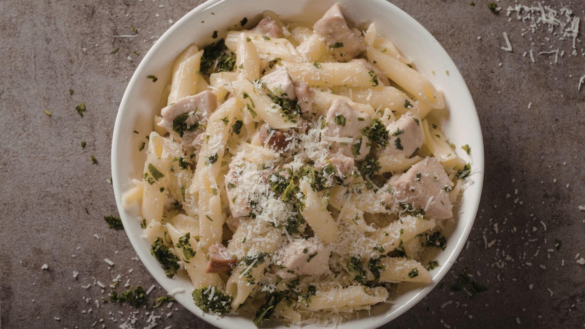 Kremalı Tavuklu Makarna